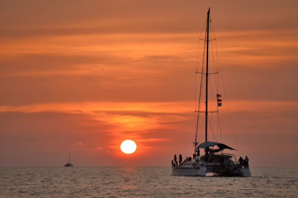 Picture of Signature Sunset Dinner Cruise